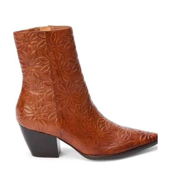 Matisse Shoes - Matisse Women's Caty Boots Cognac Floral 6.5M Brown